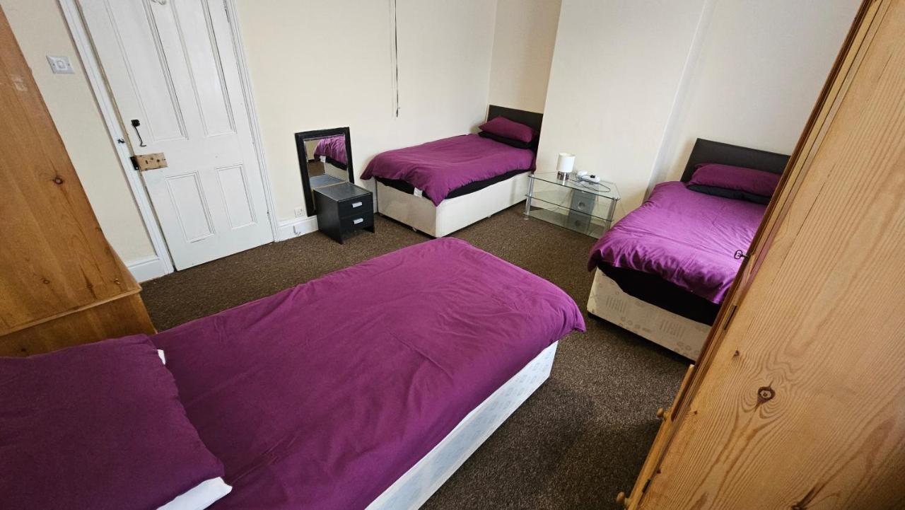 Sherwood Terrace 3 Bedroom 1 Double Bed 4 Single Beds Entire Property Contractors Welcome Бостон Екстер'єр фото